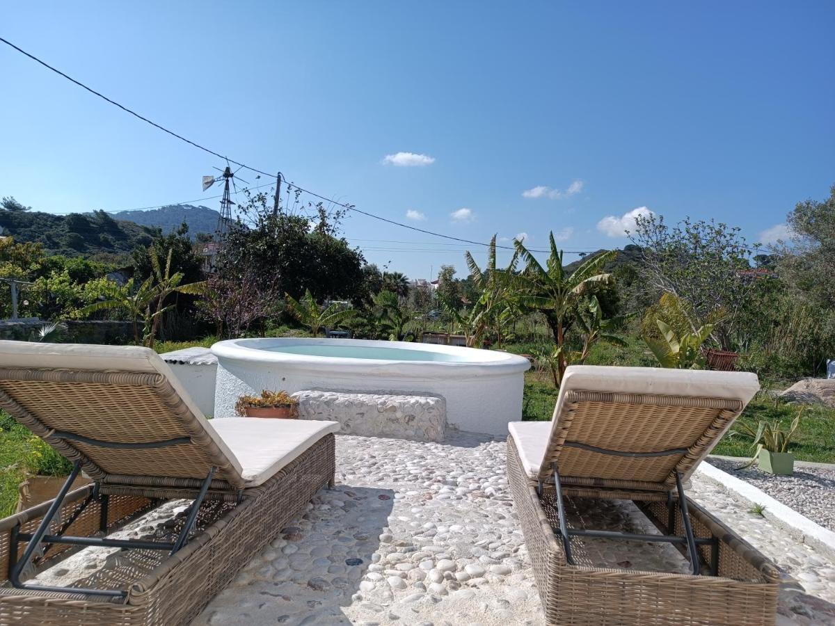 Tower Traditional Pool Villa Κρεμαστή Εξωτερικό φωτογραφία